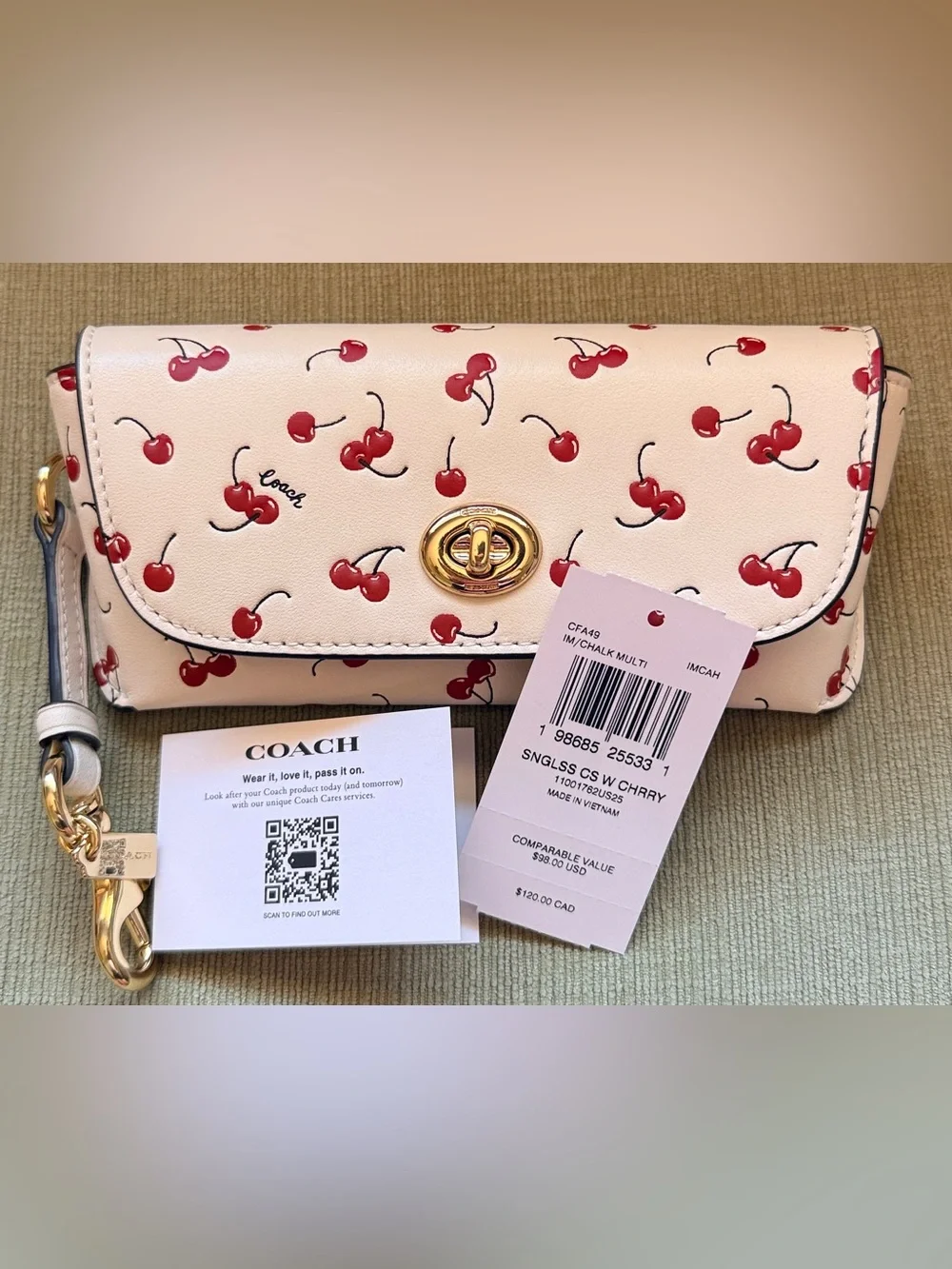 COACH Sunglasses Case with Cherries 🍒 Print NWT